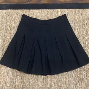 Pleated black skirt